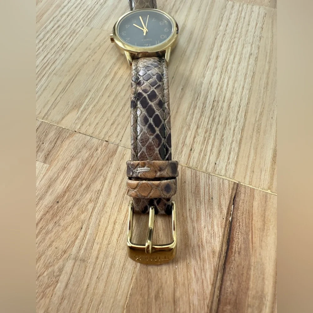 Timex ladies black dial gold tone classic watch NEW BATTERY